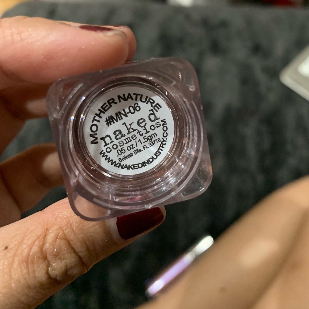 Naked Cosmetics - Picture 4 of 5